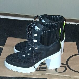 Sorel Brex, Black and White Women's Boots, Sz 9.5